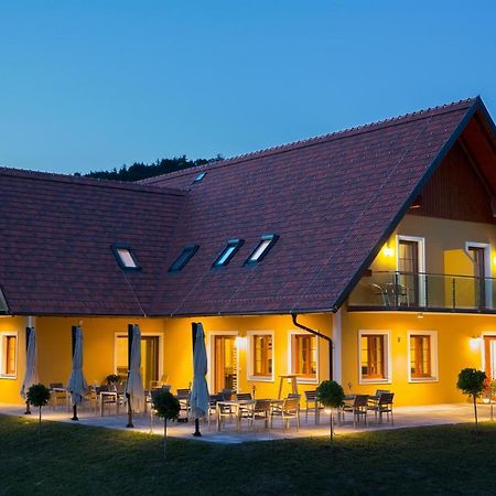 Weingut-Gaestezimmer Uhl Ratsch an der Weinstraße Exteriör bild