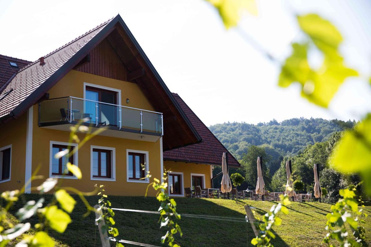 Weingut-Gaestezimmer Uhl Ratsch an der Weinstraße Exteriör bild