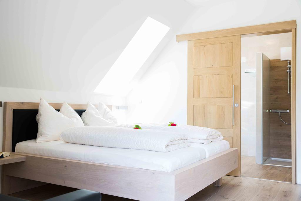 Weingut-Gaestezimmer Uhl Ratsch an der Weinstraße Exteriör bild